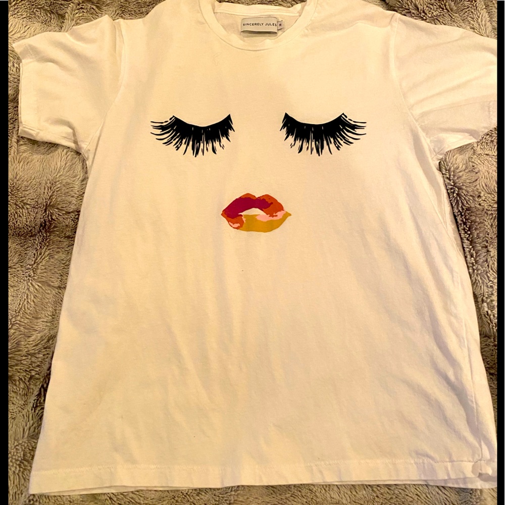 Adorable graphic eyelash/lip T by Sincerely Jules